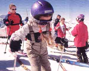 Ребенок на горных лыжах